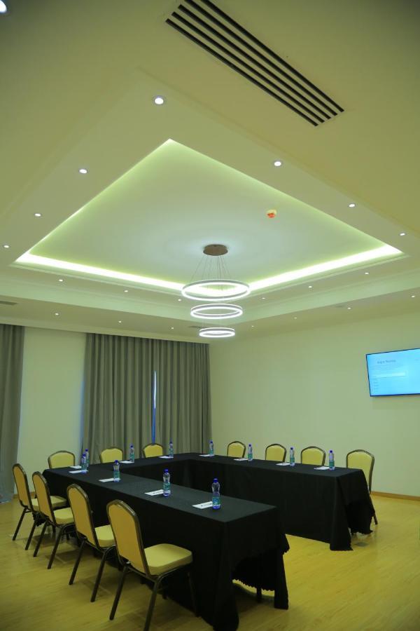 Check Inn Hotel Addis Ababa Dış mekan fotoğraf